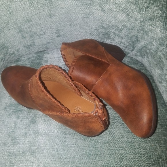 🎉Make an offer Slip On Ankle Boot - Picture 5 of 10